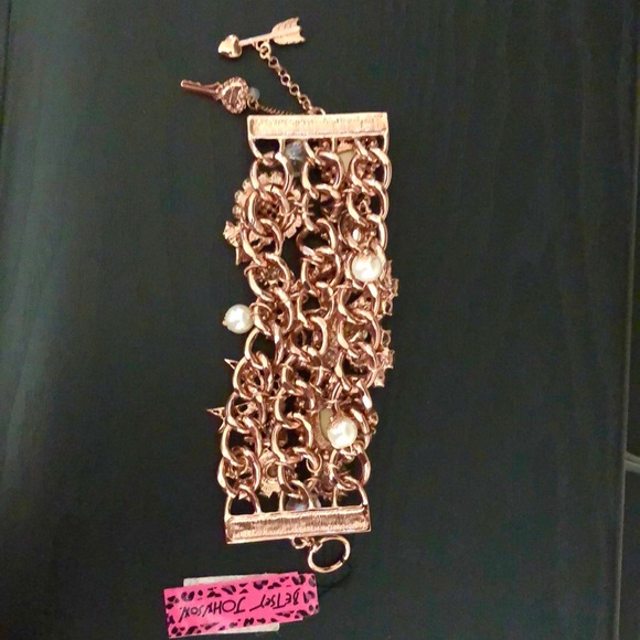 NEW | BETSEY🎀JOHNSON Rose Gold Jeweled Bracelet - Picture 7 of 9